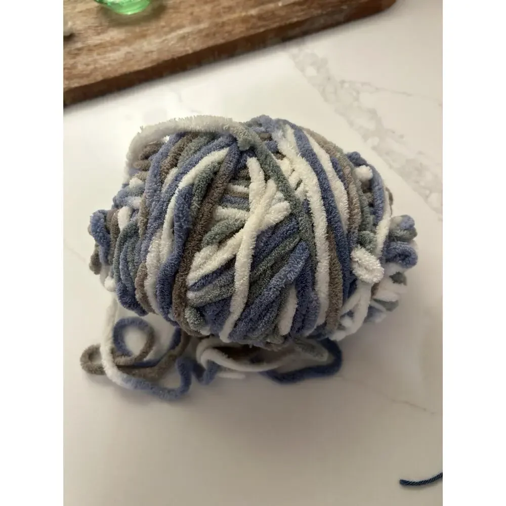Mixed‎ Lot of 3 Super Bulky Yarn Bernat Baby Blanket 16oz White Blue Peach Vtg